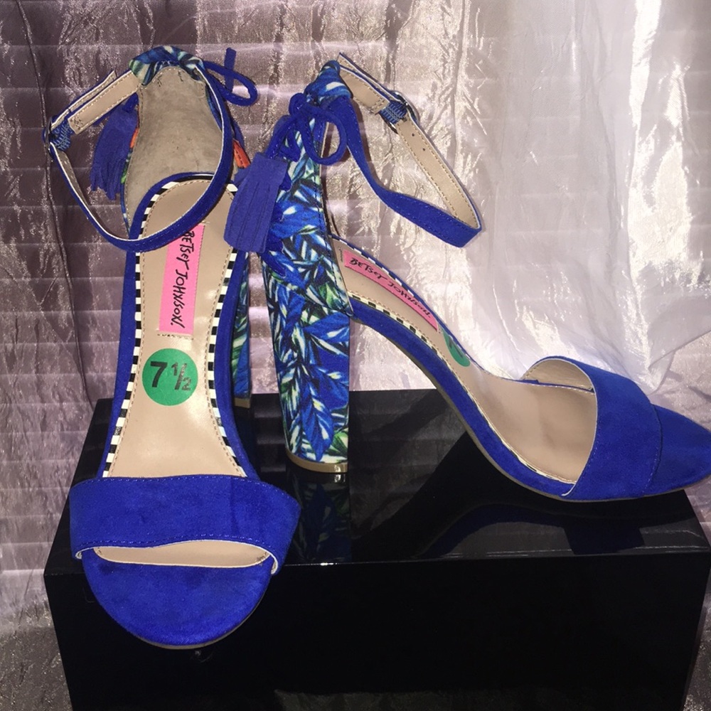 Open Toe Pumps